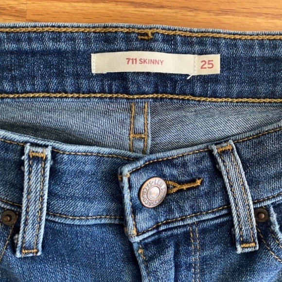 LEVI’S 711 Skinny Cropped Jeans Size 25 - Picture 3 of 3